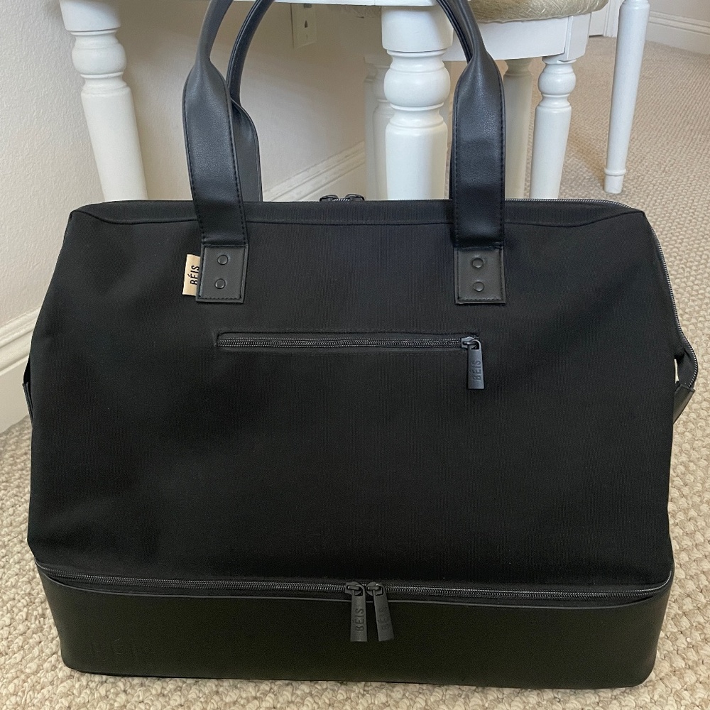 BÉIS The Weekender in Black